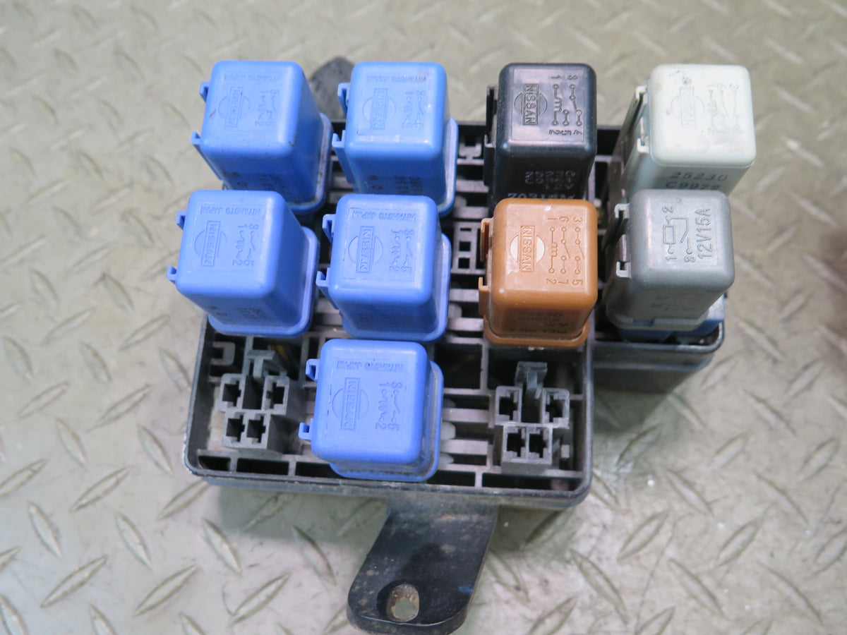 84-89 Nissan Z31 300ZX Engine Bay Small Fuse Relay Box Module OEM