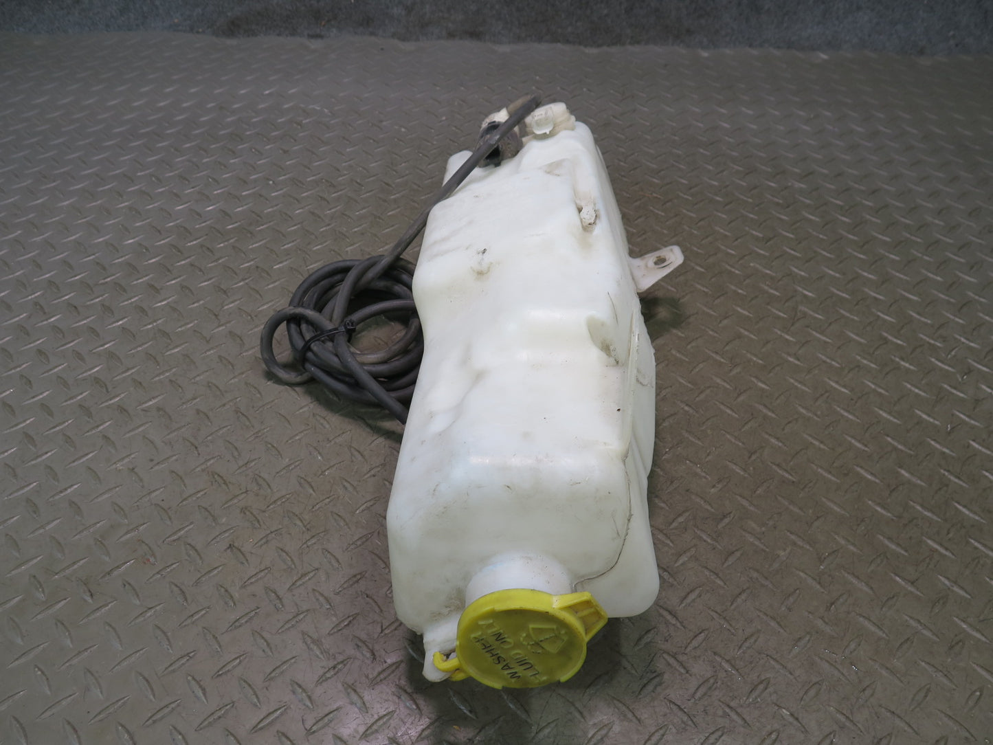 05-08 Dodge RAM 1500 DR Windshield Washer Fluid Reservoir Tank w Pump