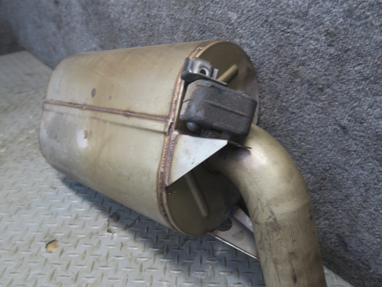 97-03 BMW E39 540i 4.4L M62 Sedan Rear Exhaust Muffler Dinan