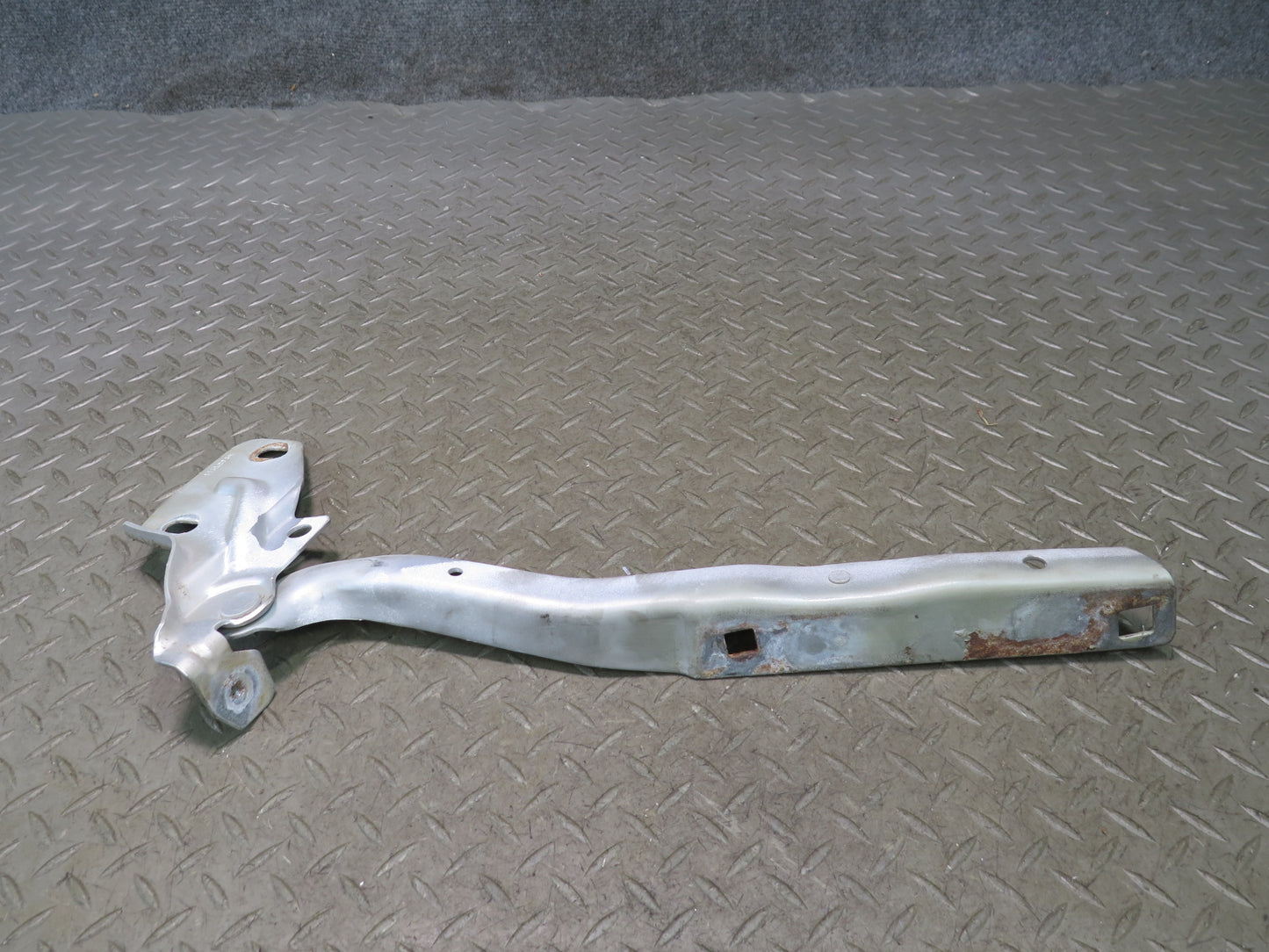 02-08 Dodge RAM 1500 DR Front Left & Right Hood Hinge Set of 2