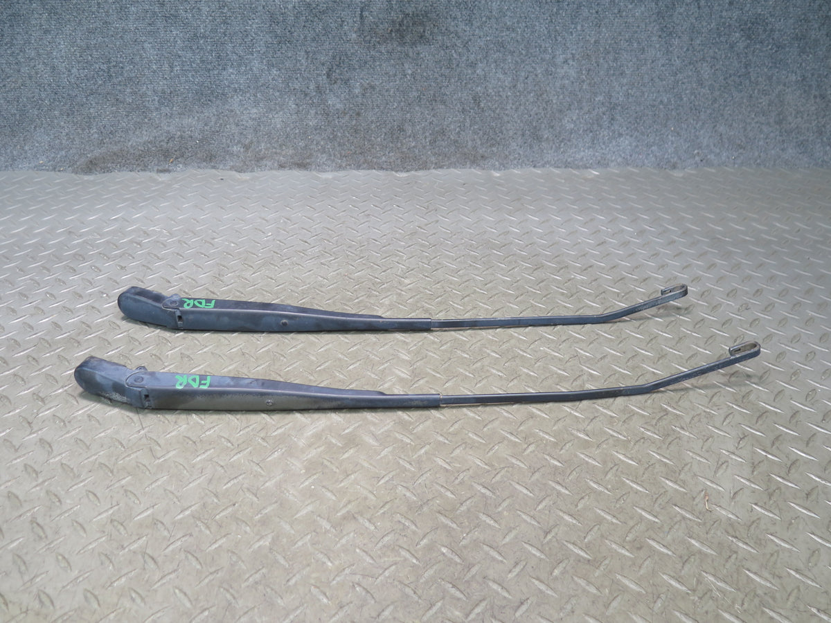02-08 Dodge RAM 1500 DR Front Left & Right Windshield Wiper Arm Set of 2