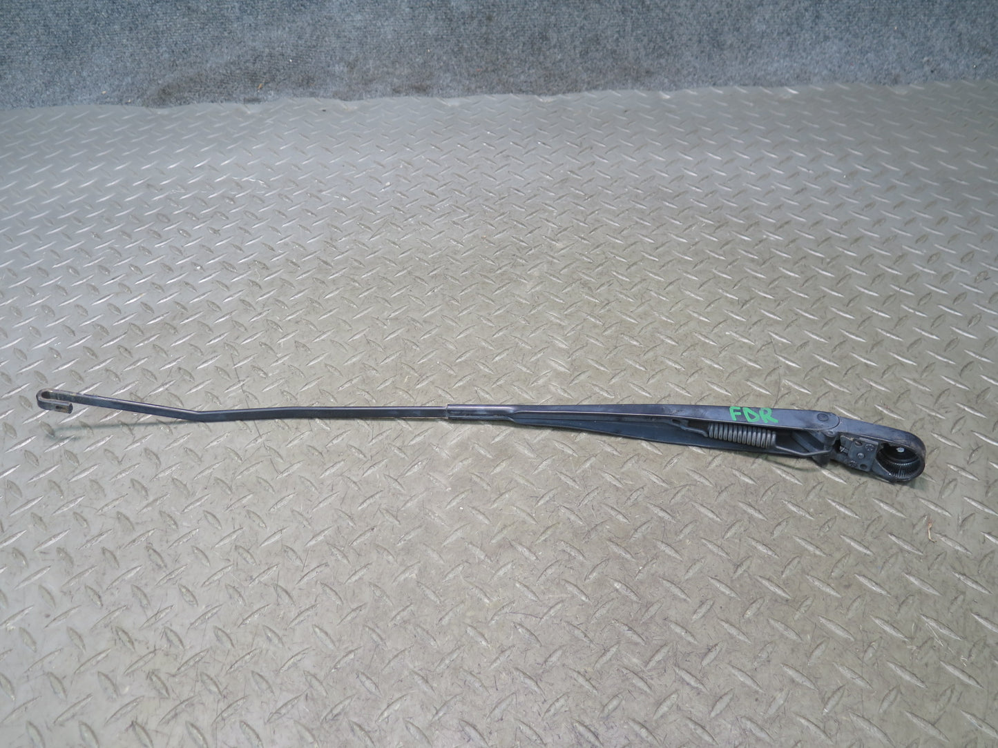02-08 Dodge RAM 1500 DR Front Left & Right Windshield Wiper Arm Set of 2