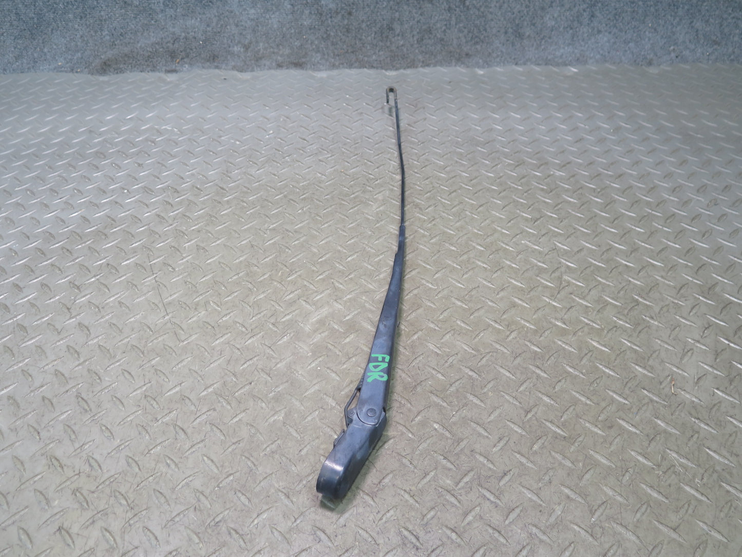 02-08 Dodge RAM 1500 DR Front Left & Right Windshield Wiper Arm Set of 2