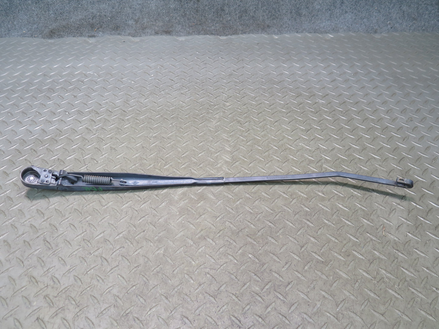 02-08 Dodge RAM 1500 DR Front Left & Right Windshield Wiper Arm Set of 2