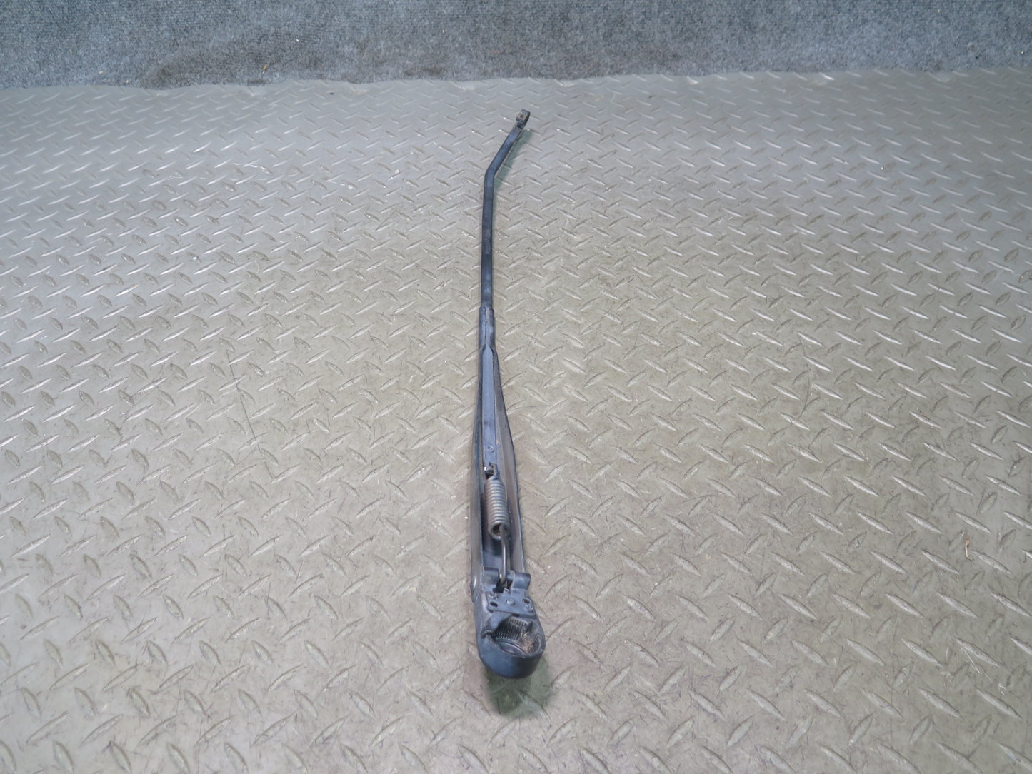 02-08 Dodge RAM 1500 DR Front Left & Right Windshield Wiper Arm Set of 2