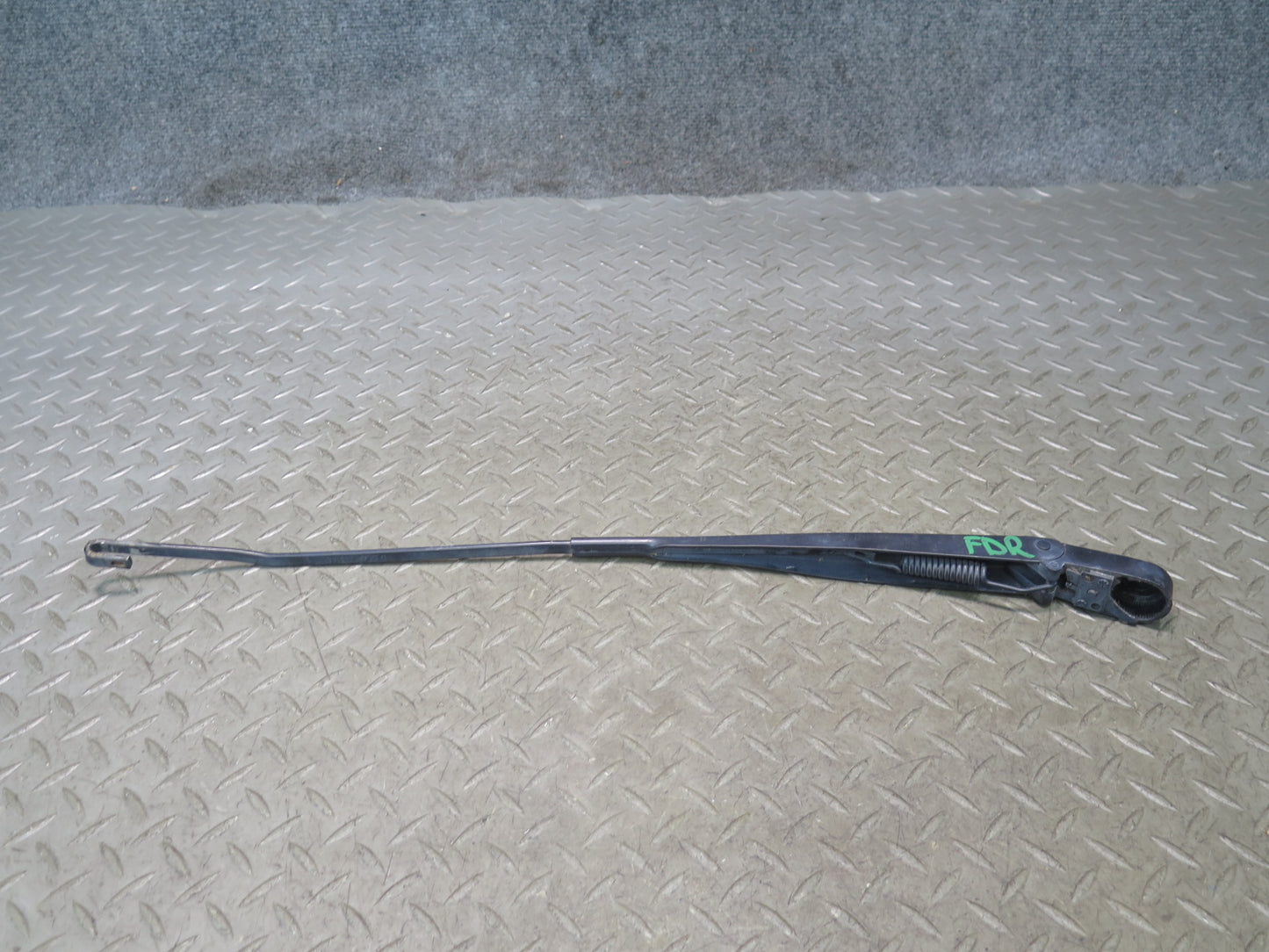 02-08 Dodge RAM 1500 DR Front Left & Right Windshield Wiper Arm Set of 2