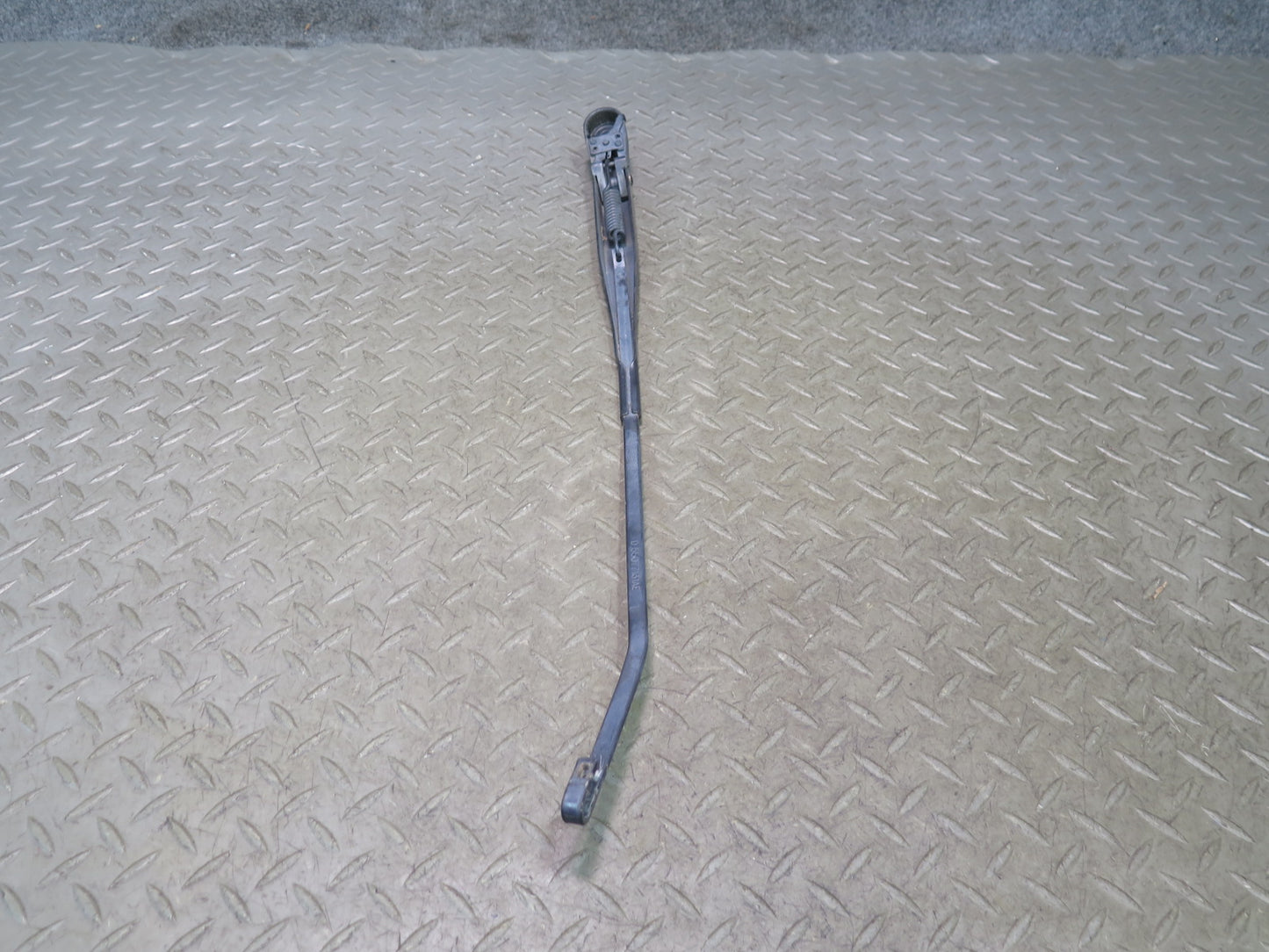 02-08 Dodge RAM 1500 DR Front Left & Right Windshield Wiper Arm Set of 2