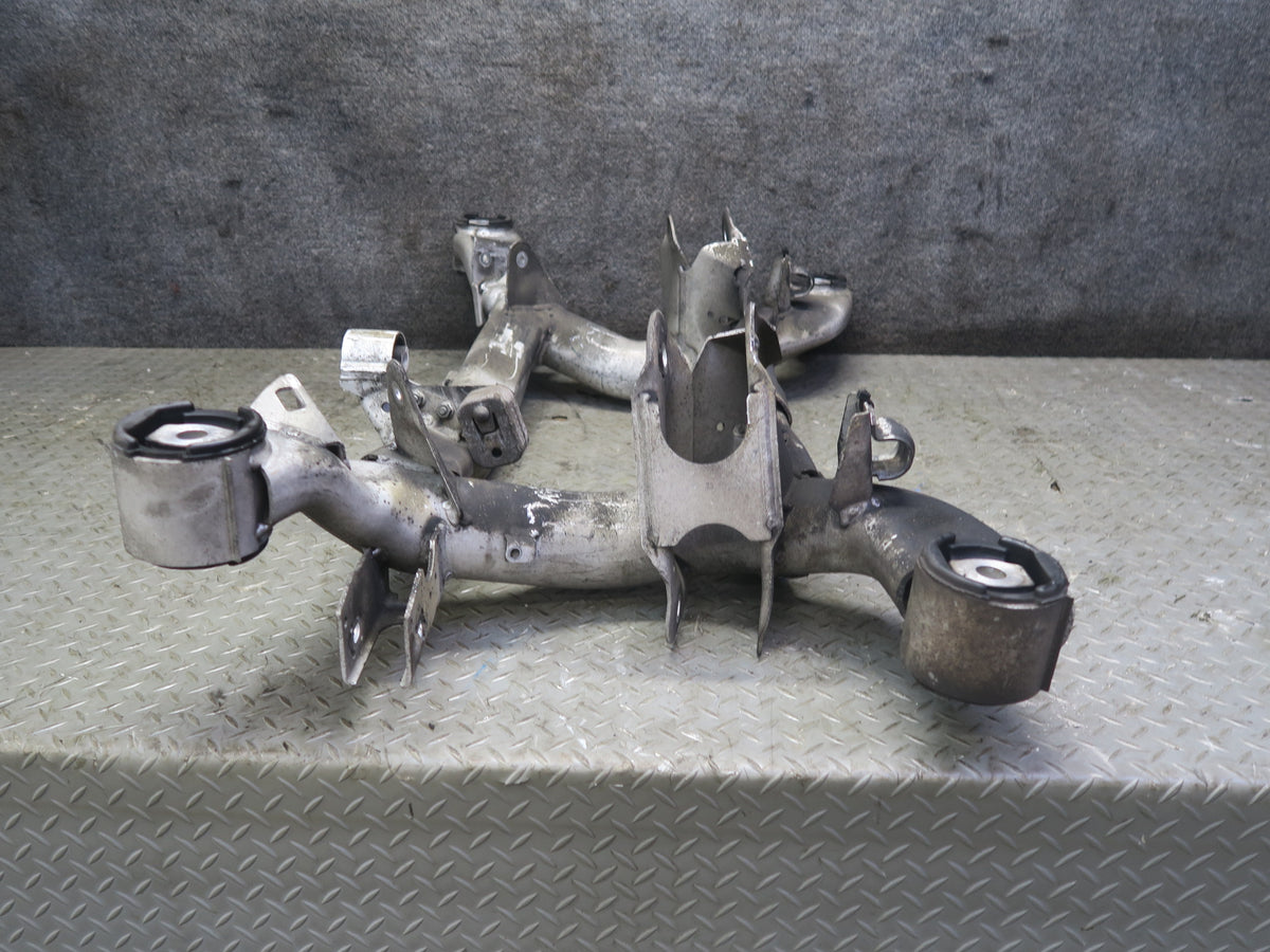 97-99 BMW E39 540i RWD Sedan Rear Crossmember Sub Frame Carrier OEM