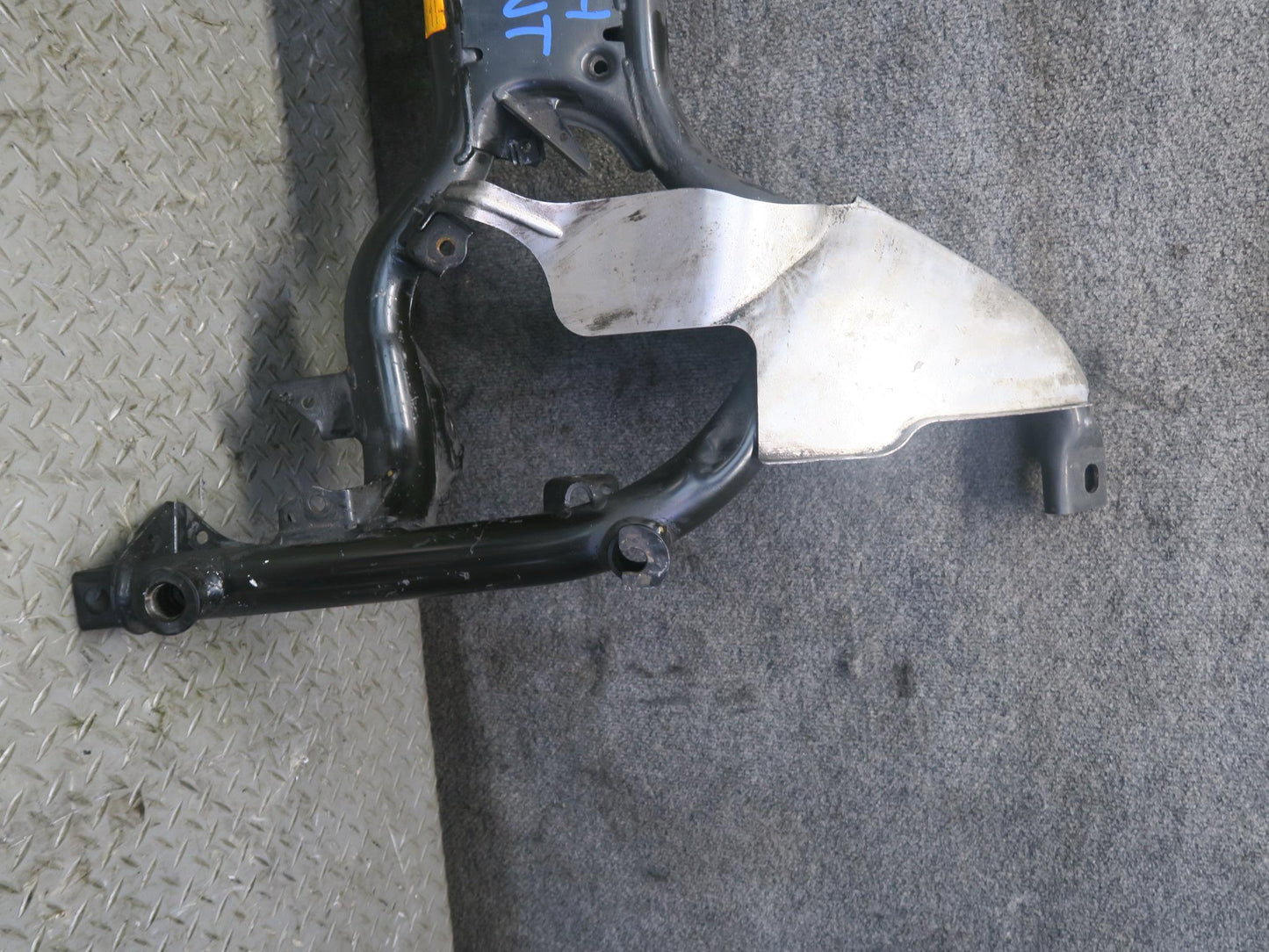 97-03 BMW E39 540i 4.4L M62 Front Suspension Crossmember w Heat Shield Assy OEM