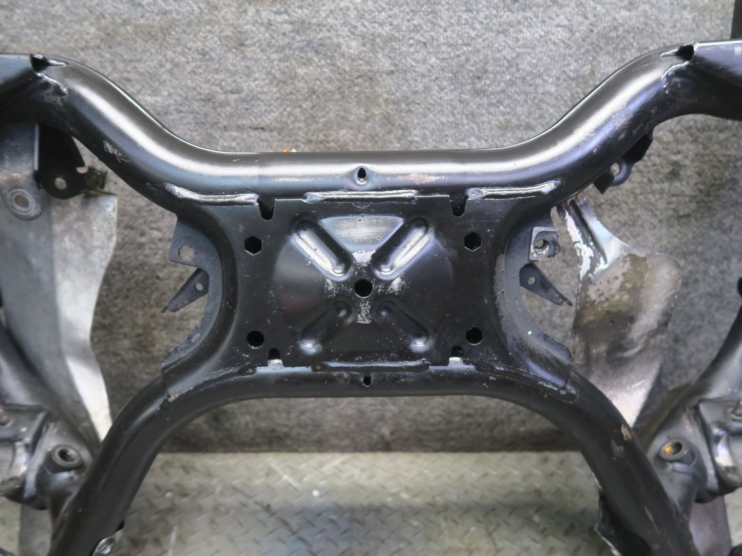 97-03 BMW E39 540i 4.4L M62 Front Suspension Crossmember w Heat Shield Assy OEM