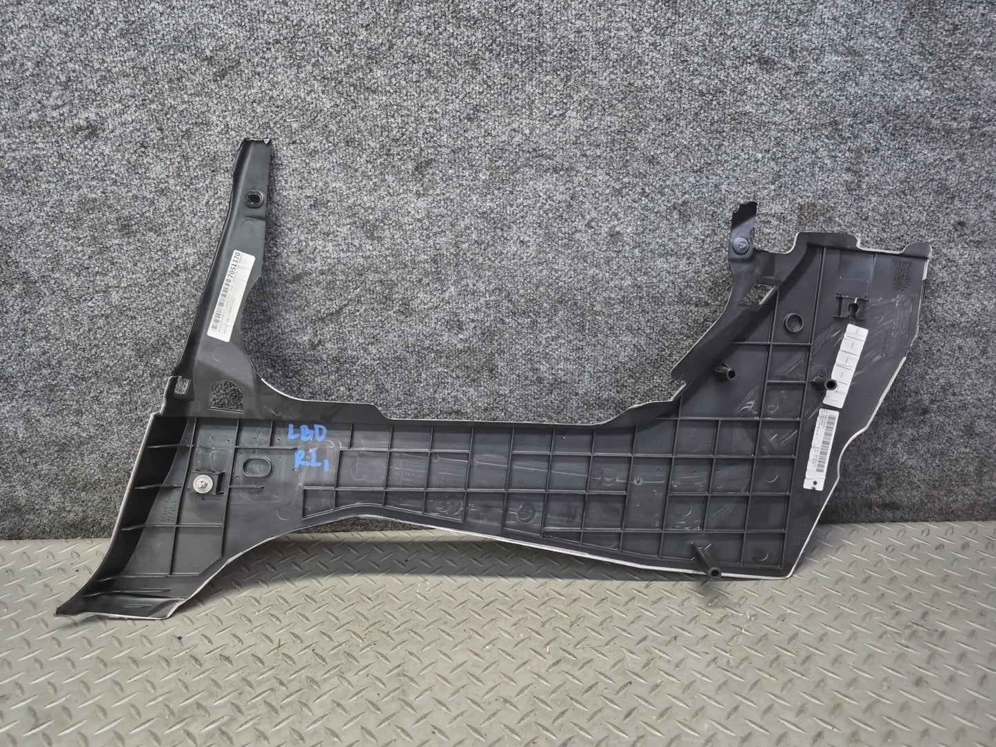 01-06 BMW E46 330ci Conv Set of 2 Rear Lower Quarter Trim Cover Panel Gray Dmgd