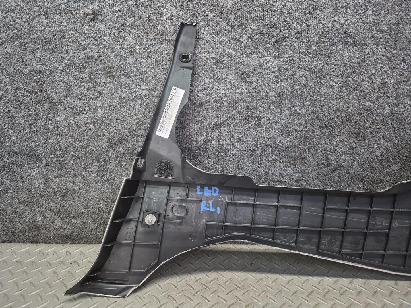 01-06 BMW E46 330ci Conv Set of 2 Rear Lower Quarter Trim Cover Panel Gray Dmgd