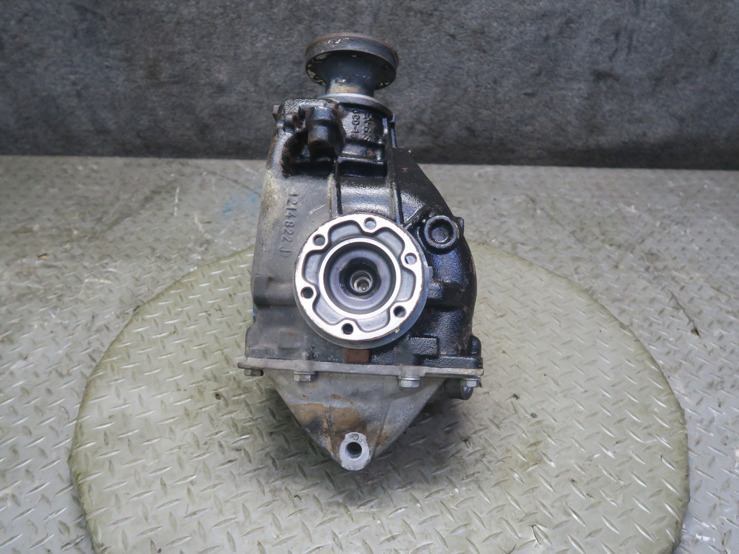 01-06 BMW E46 330i 330Ci A/T Rear Differential Carrier 3.38 Ratio 7505393 OEM