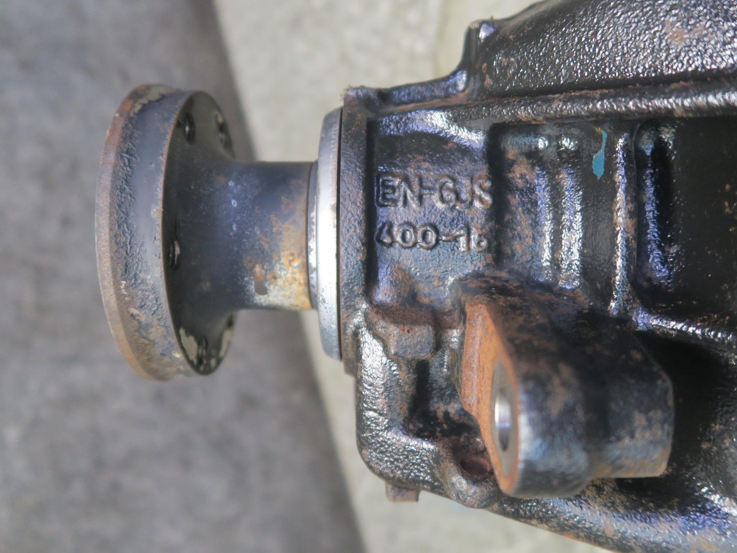 01-06 BMW E46 330i 330Ci A/T Rear Differential Carrier 3.38 Ratio 7505393 OEM