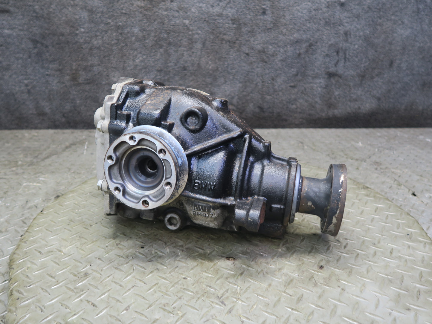 01-06 BMW E46 330i 330Ci A/T Rear Differential Carrier 3.38 Ratio 7505393 OEM