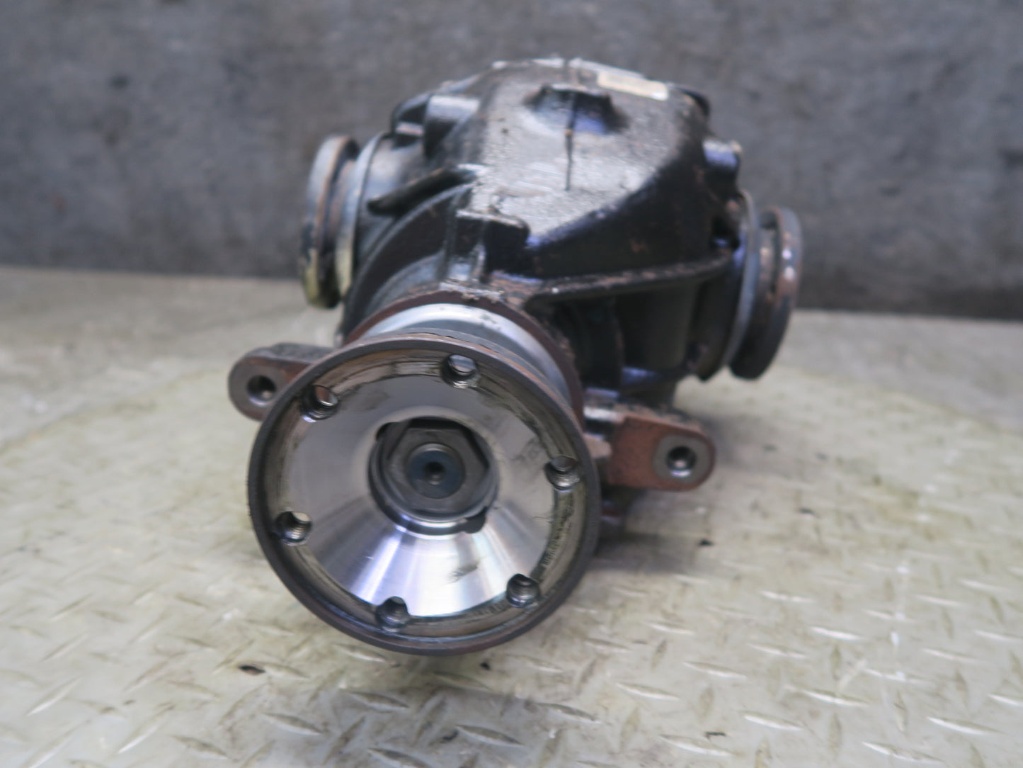 01-06 BMW E46 330i 330Ci A/T Rear Differential Carrier 3.38 Ratio 7505393 OEM