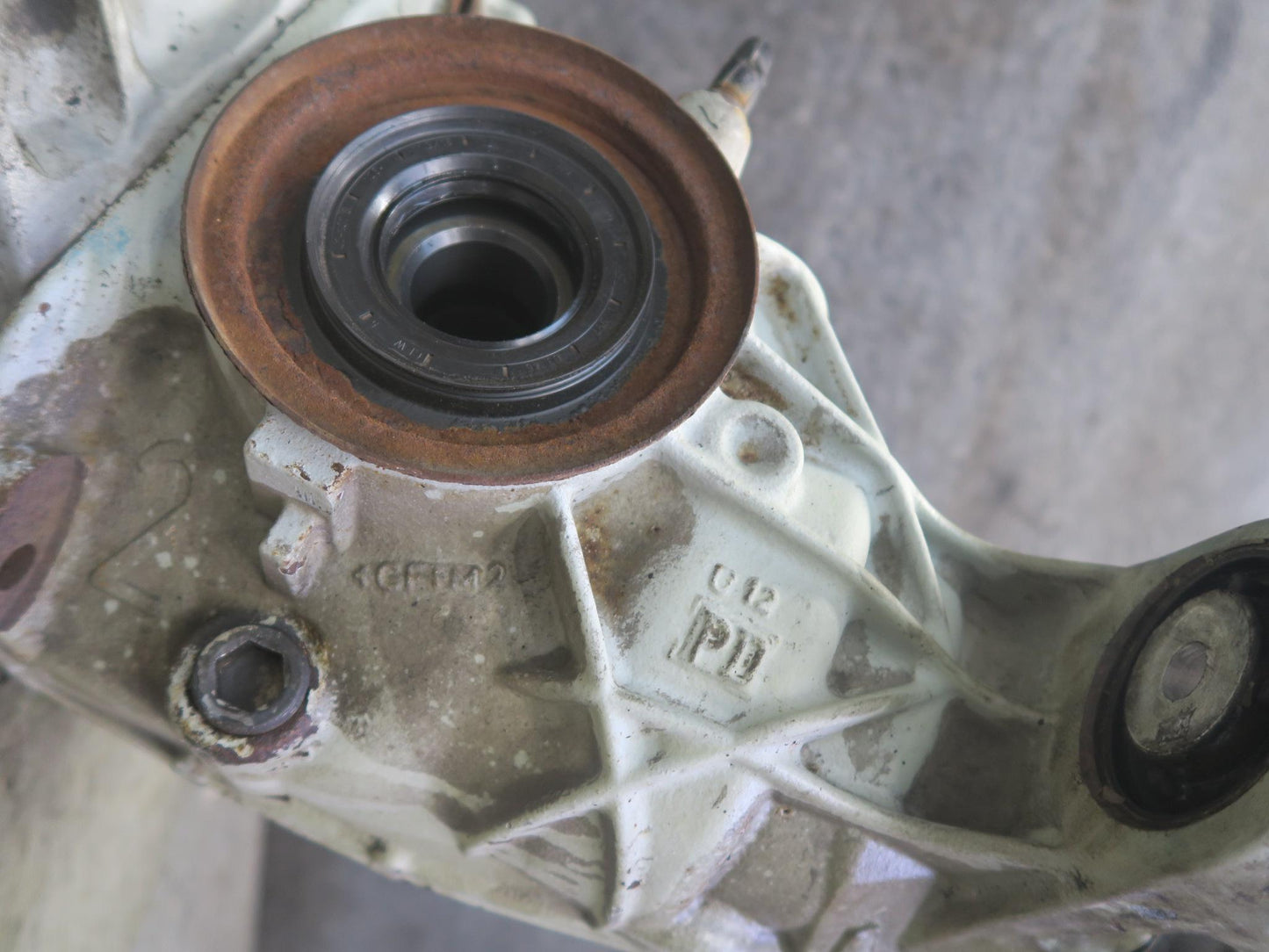 2012-2015 Mercedes W166 ML63 AMG AWD Rear Differential Carrier 3:47 Ratio