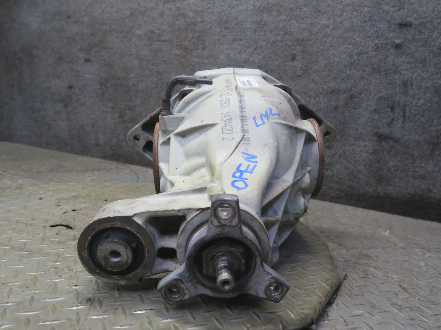 2012-2015 Mercedes W166 ML63 AMG AWD Rear Differential Carrier 3:47 Ratio