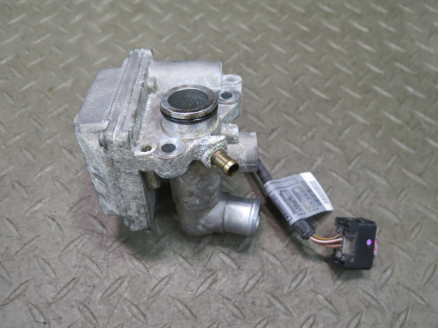 2006-2010 BMW E64 E63 M6 S85 V10 Engine Idle Actuator Control Valve ICV