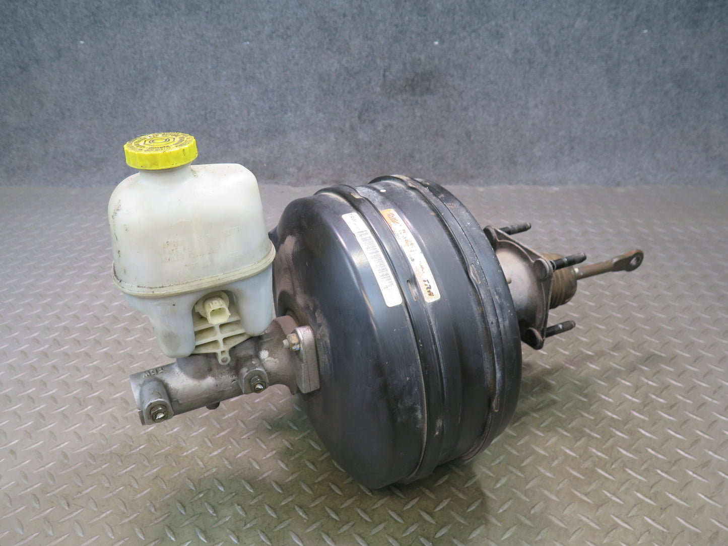 2005 Dodge RAM 1500 DR Brake Master Cylinder Booster Fluid Reservoir Tank
