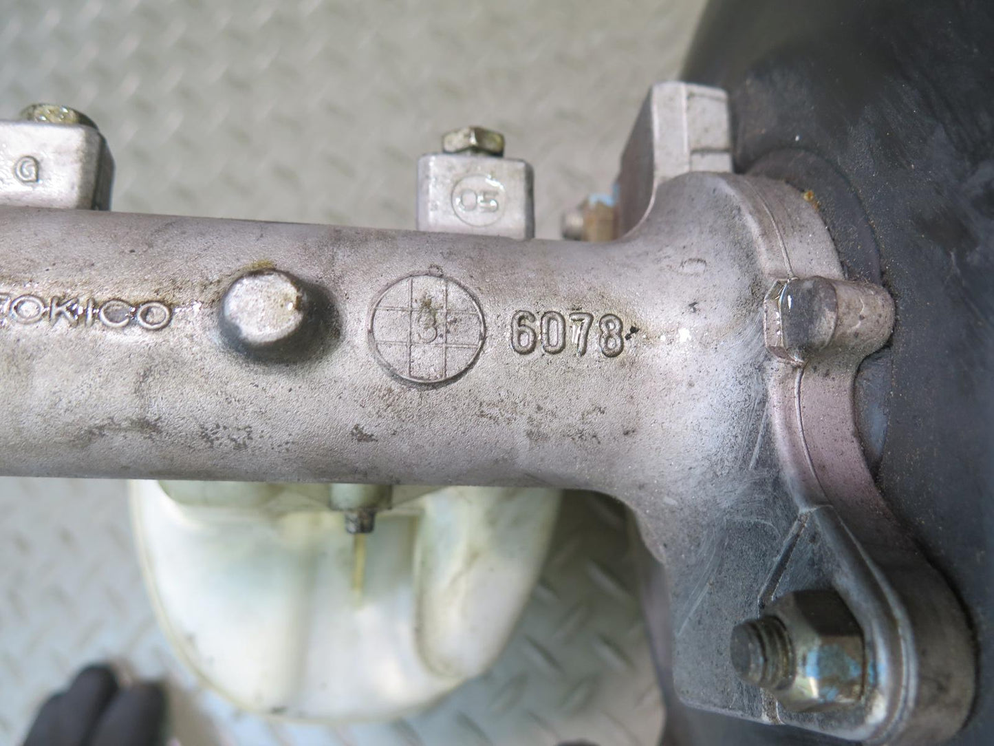 2005 Dodge RAM 1500 DR Brake Master Cylinder Booster Fluid Reservoir Tank