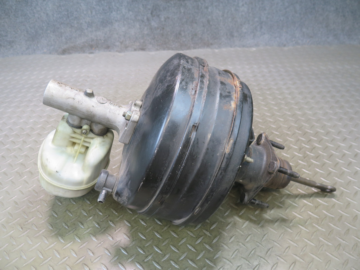 2005 Dodge RAM 1500 DR Brake Master Cylinder Booster Fluid Reservoir Tank