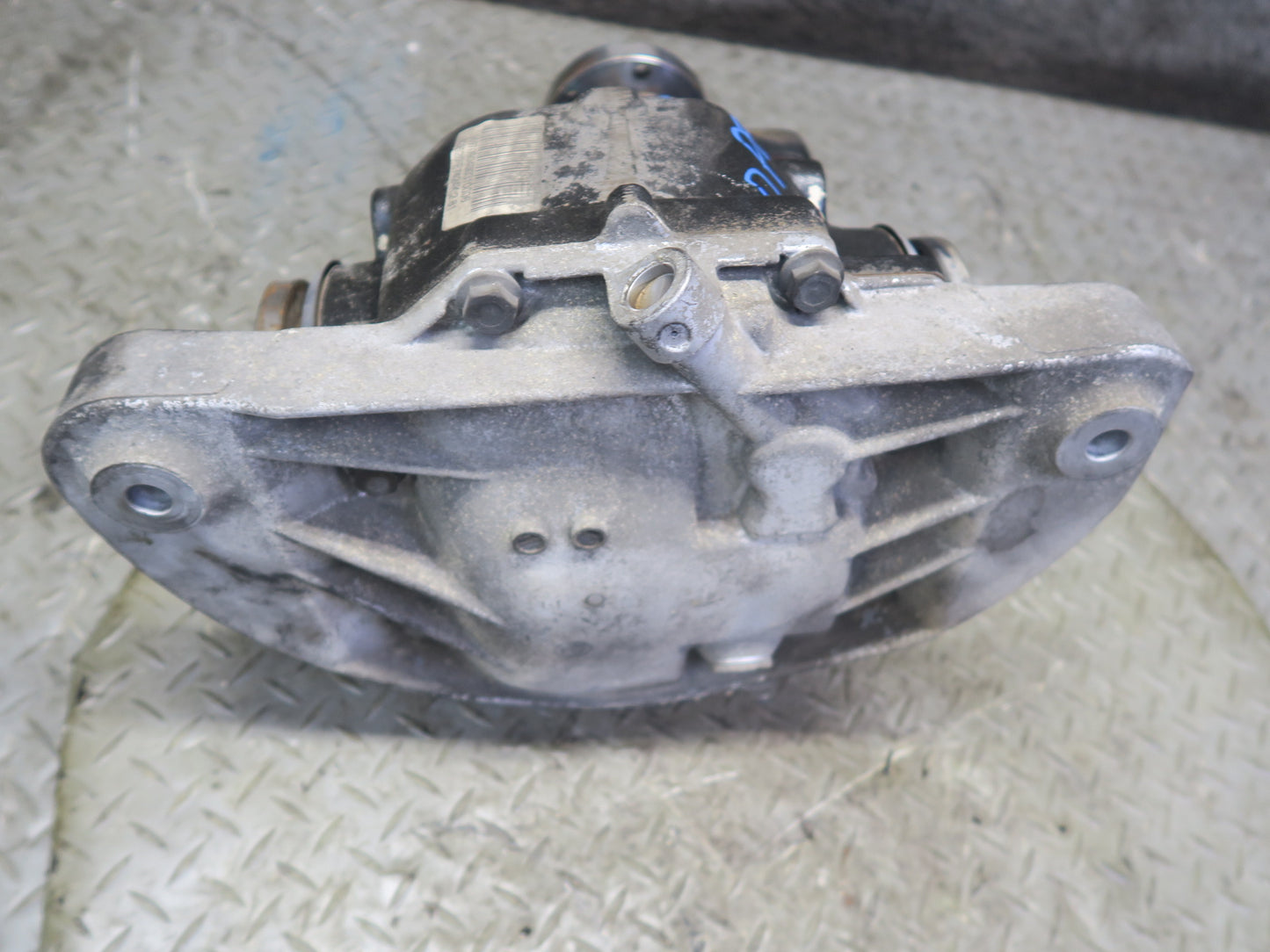 97-03 BMW E39 540i M62 M/T Rear Differential Carrier 2.81 Ratio 1428520 OEM