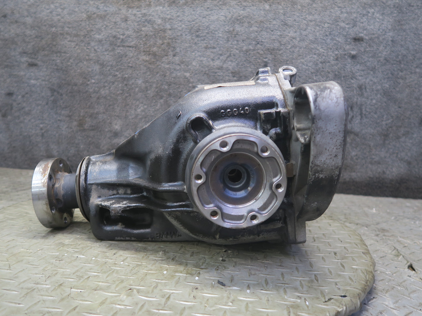 97-03 BMW E39 540i M62 M/T Rear Differential Carrier 2.81 Ratio 1428520 OEM