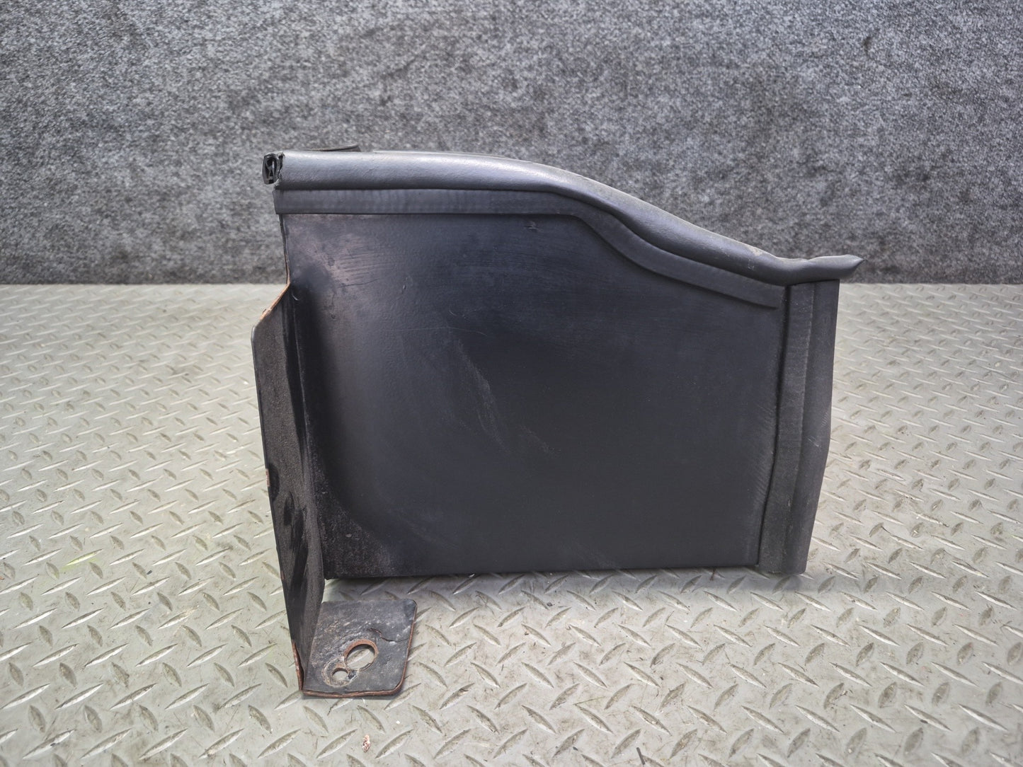 2003-2007 Hummer H2 Cold Air Intake Filter Housing