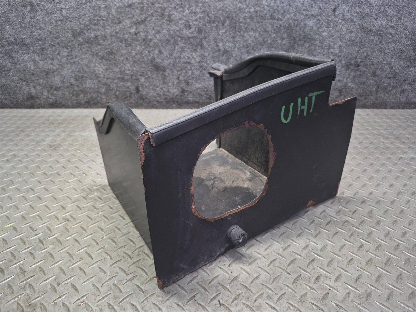 2003-2007 Hummer H2 Cold Air Intake Filter Housing