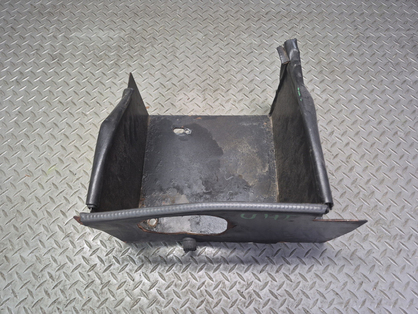 2003-2007 Hummer H2 Cold Air Intake Filter Housing