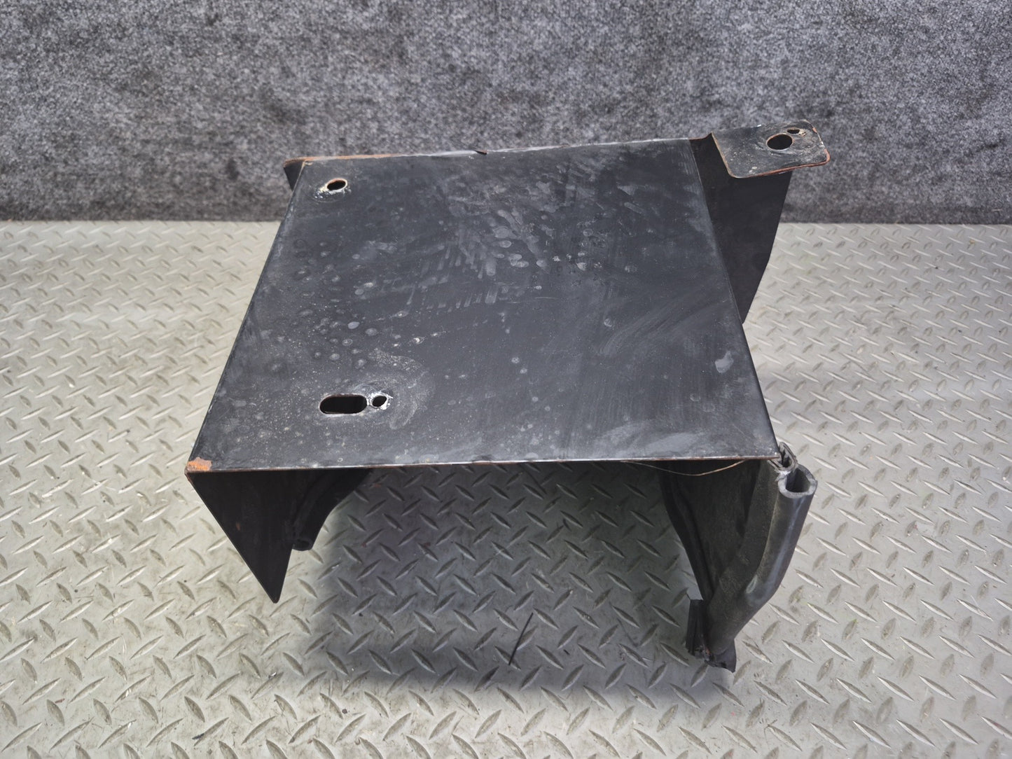 2003-2007 Hummer H2 Cold Air Intake Filter Housing