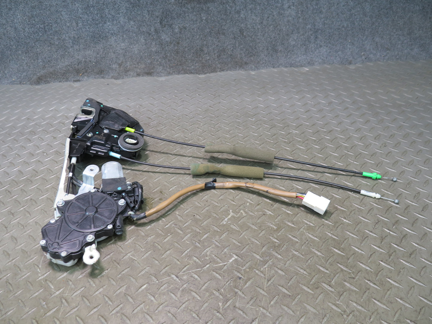 10-16 Lexus UVF46L LS600h Rear Left Door Lock Latch Actuator w Soft Close OEM