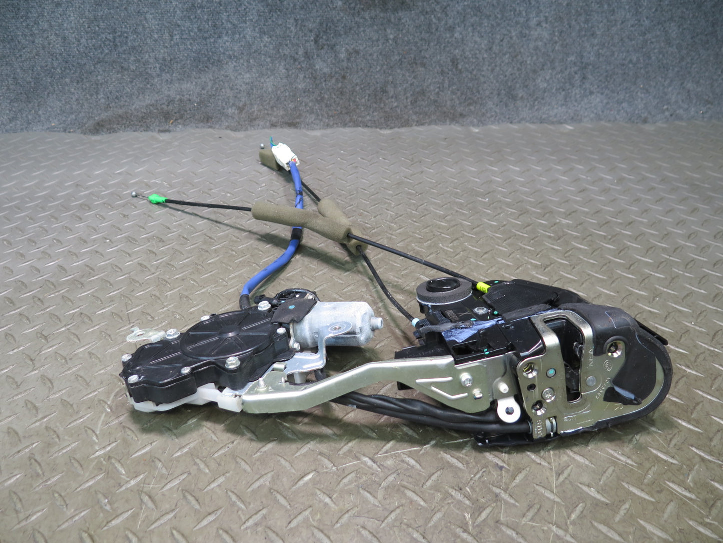 10-16 Lexus UVF46L LS600h Rear Right Door Lock Latch Actuator w Soft Close OEM