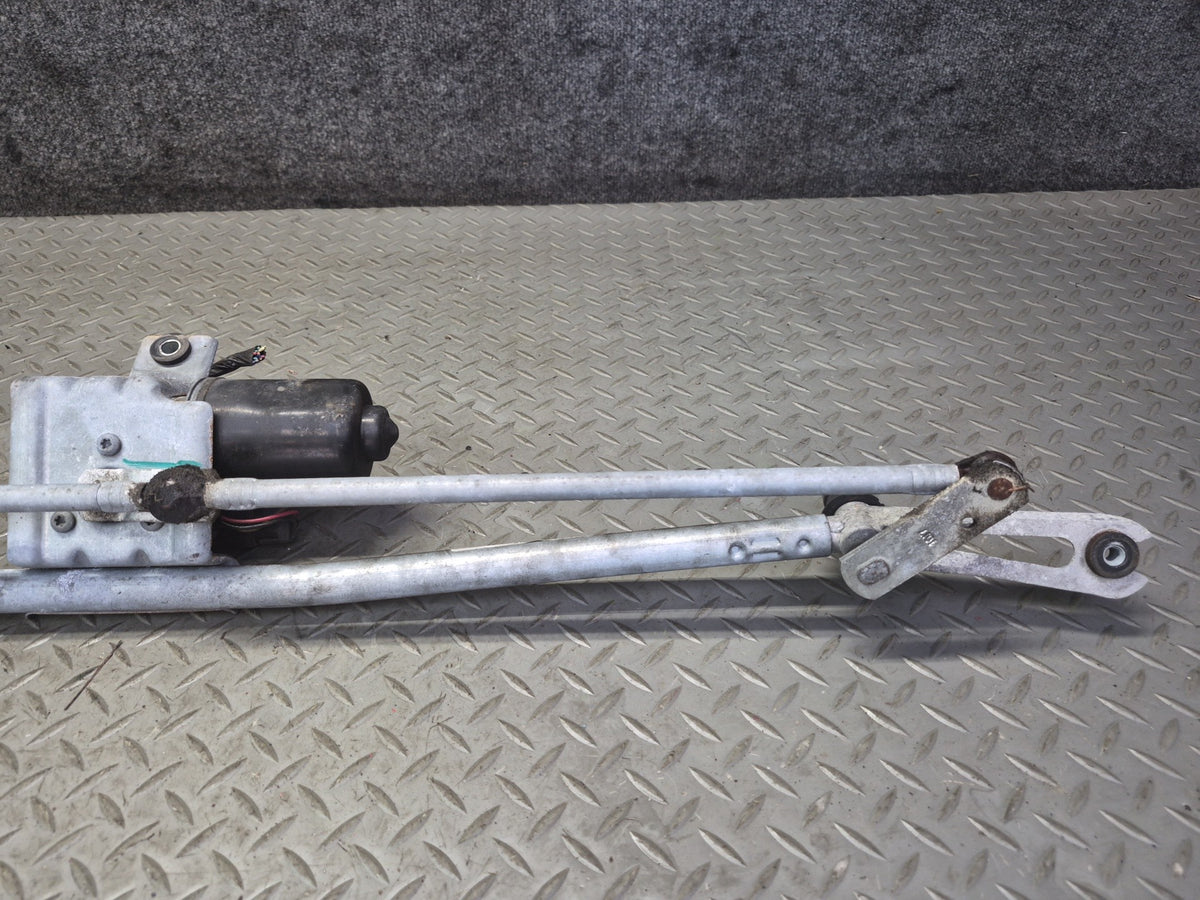2003-2007 Hummer H2 Front Windshield Wiper Transmission Linkage W/ Motor
