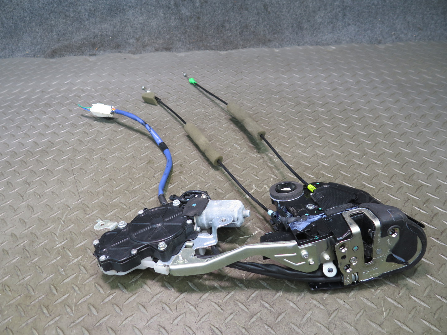 10-16 Lexus UVF46L LS600h Rear Right Door Lock Latch Actuator w Soft Close OEM