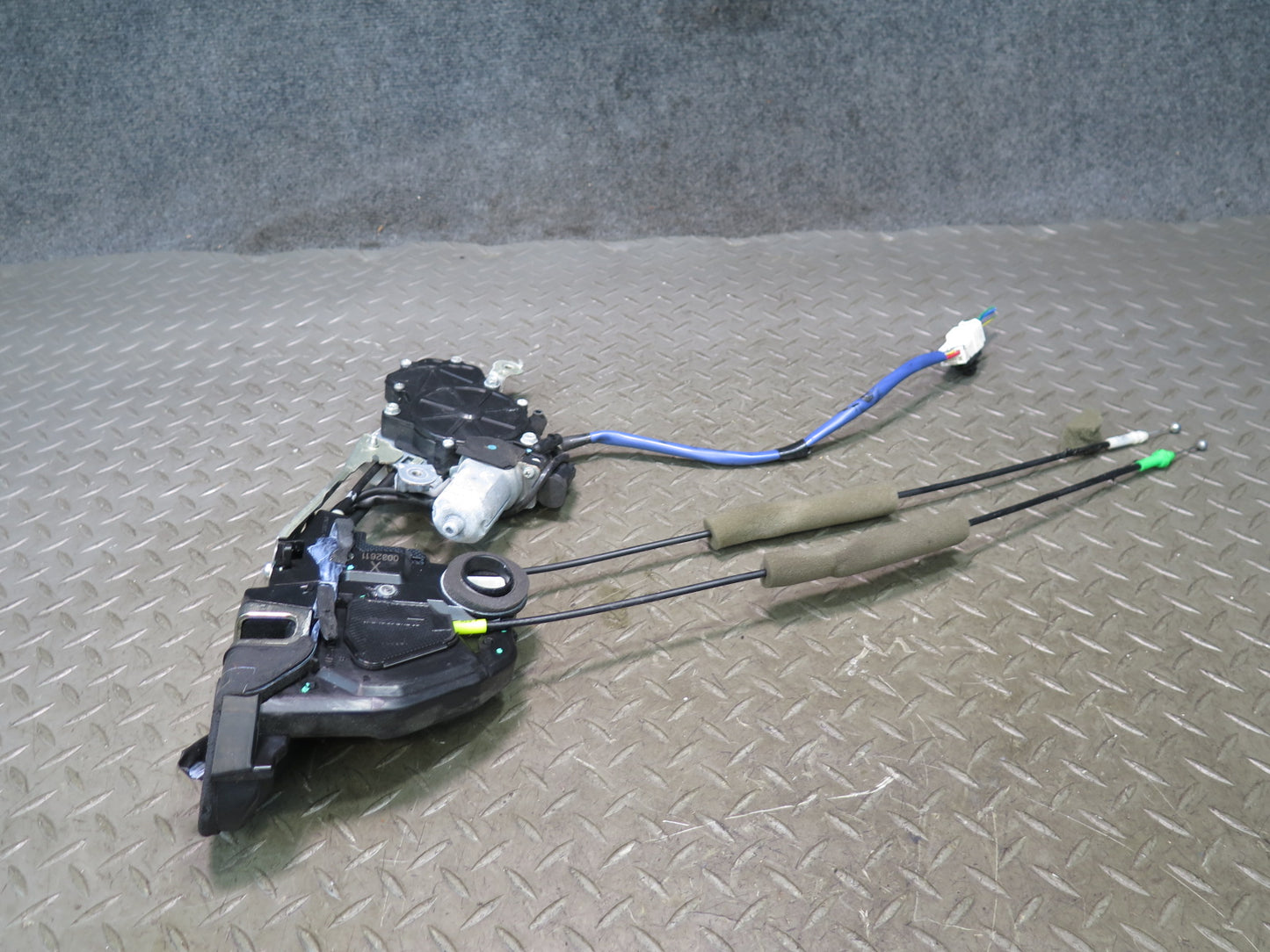 10-16 Lexus UVF46L LS600h Rear Right Door Lock Latch Actuator w Soft Close OEM