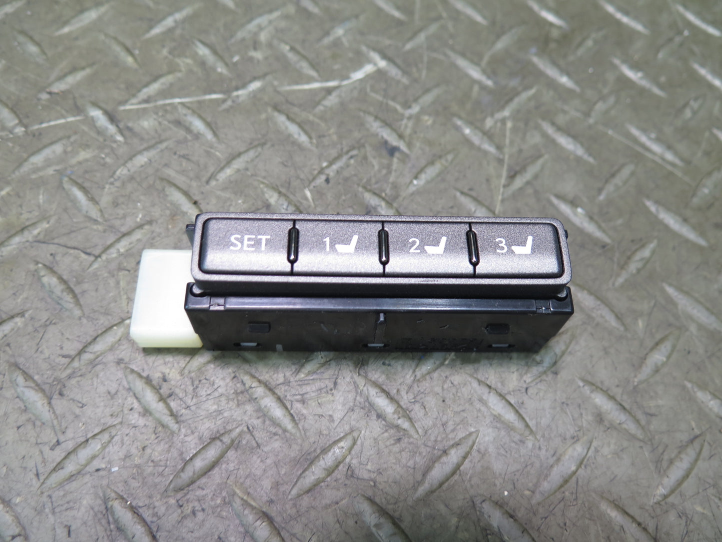 08-12 Lexus UVF46L LS600h Front Right Seat Adjust Control Memory Switch OEM