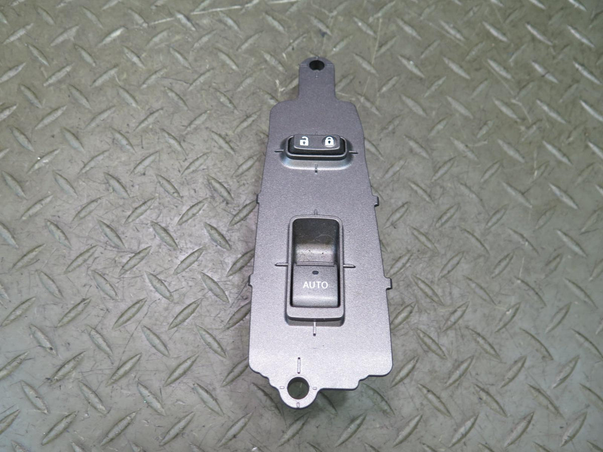 08-12 Lexus UVF46L LS600h Front Right Door Power Winow Switch 74233-50050 OEM