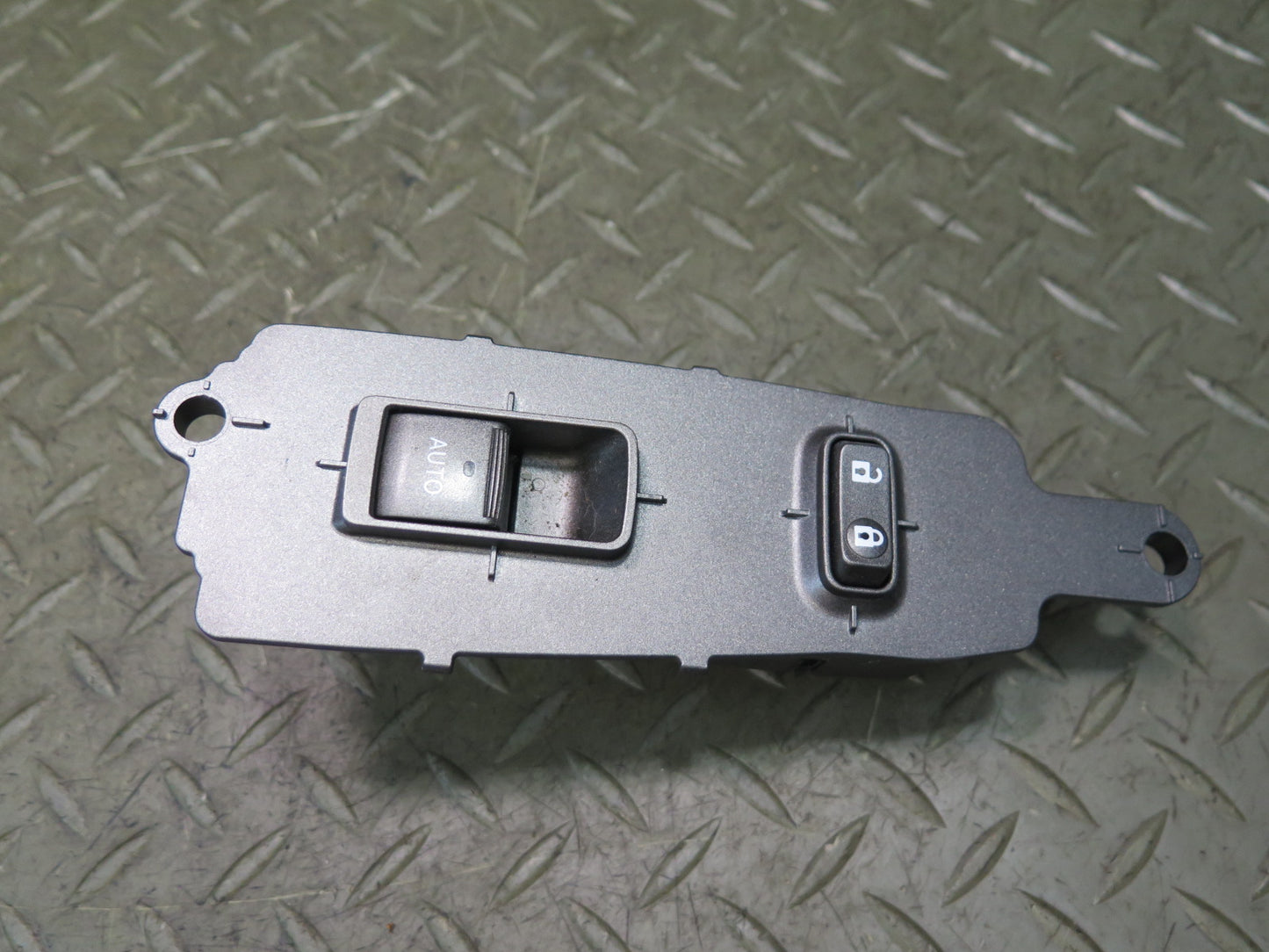 08-12 Lexus UVF46L LS600h Front Right Door Power Winow Switch 74233-50050 OEM