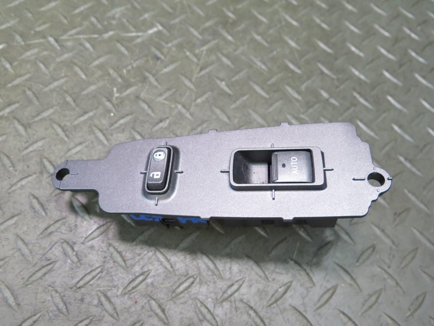 08-12 Lexus UVF46L LS600h Front Right Door Power Winow Switch 74233-50050 OEM