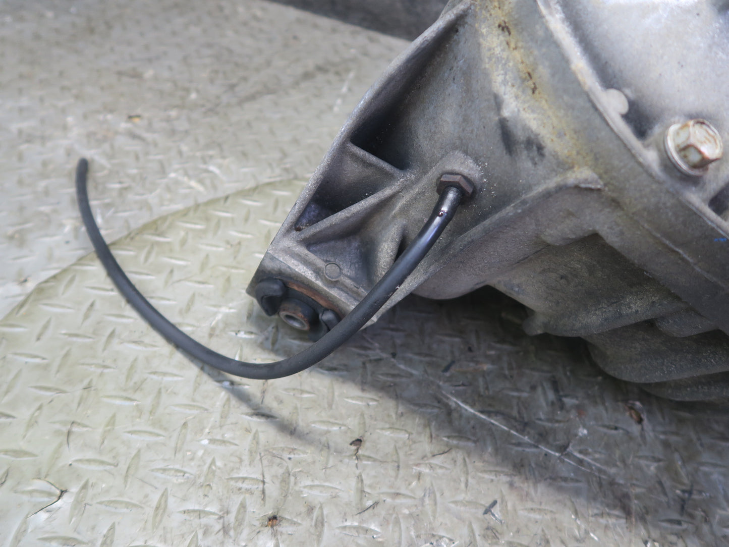 2003-2007 Hummer H2 4WD 4x4 Front Differential Carrier 4.10 Ratio