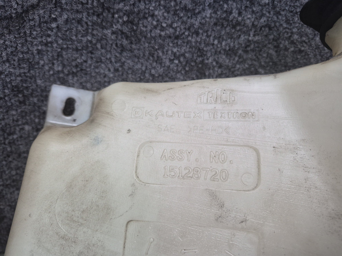 2003-2007 Hummer H2 Windshield Wiper Washer Fluid Reservoir Tank W/ Pump