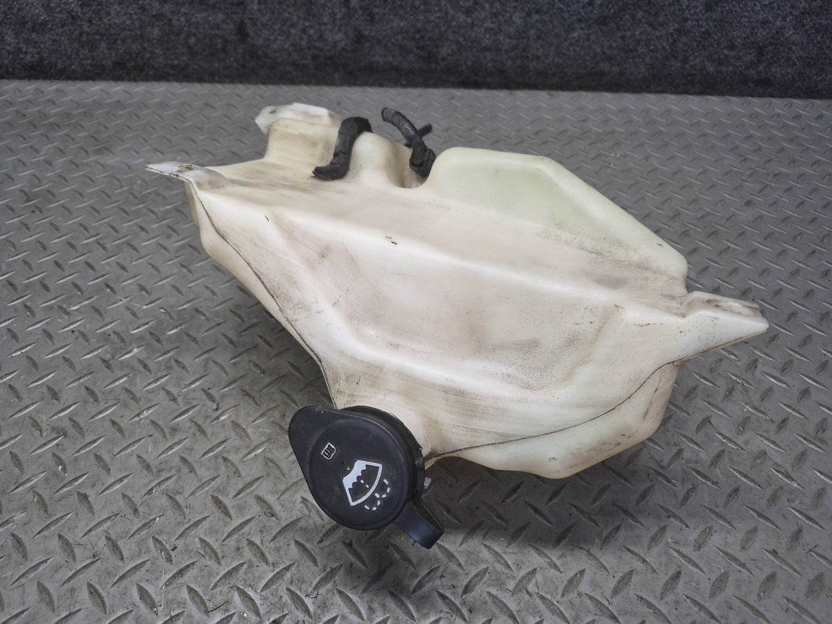 2003-2007 Hummer H2 Windshield Wiper Washer Fluid Reservoir Tank W/ Pump