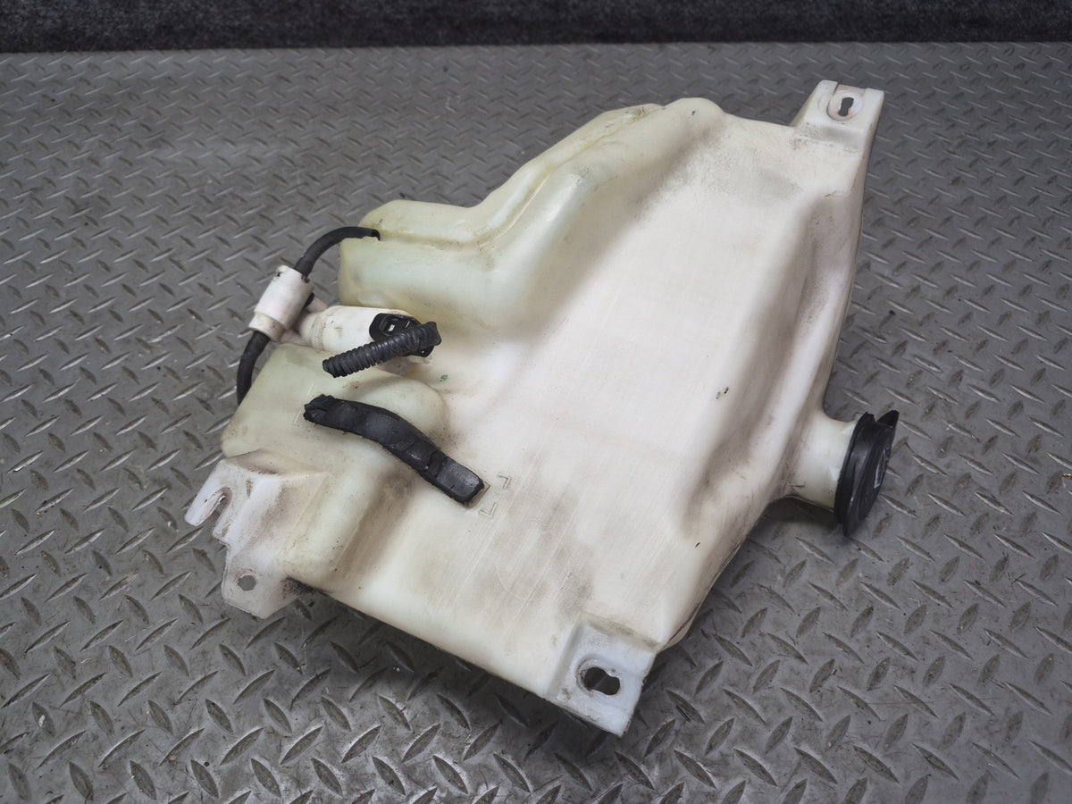 2003-2007 Hummer H2 Windshield Wiper Washer Fluid Reservoir Tank W/ Pump