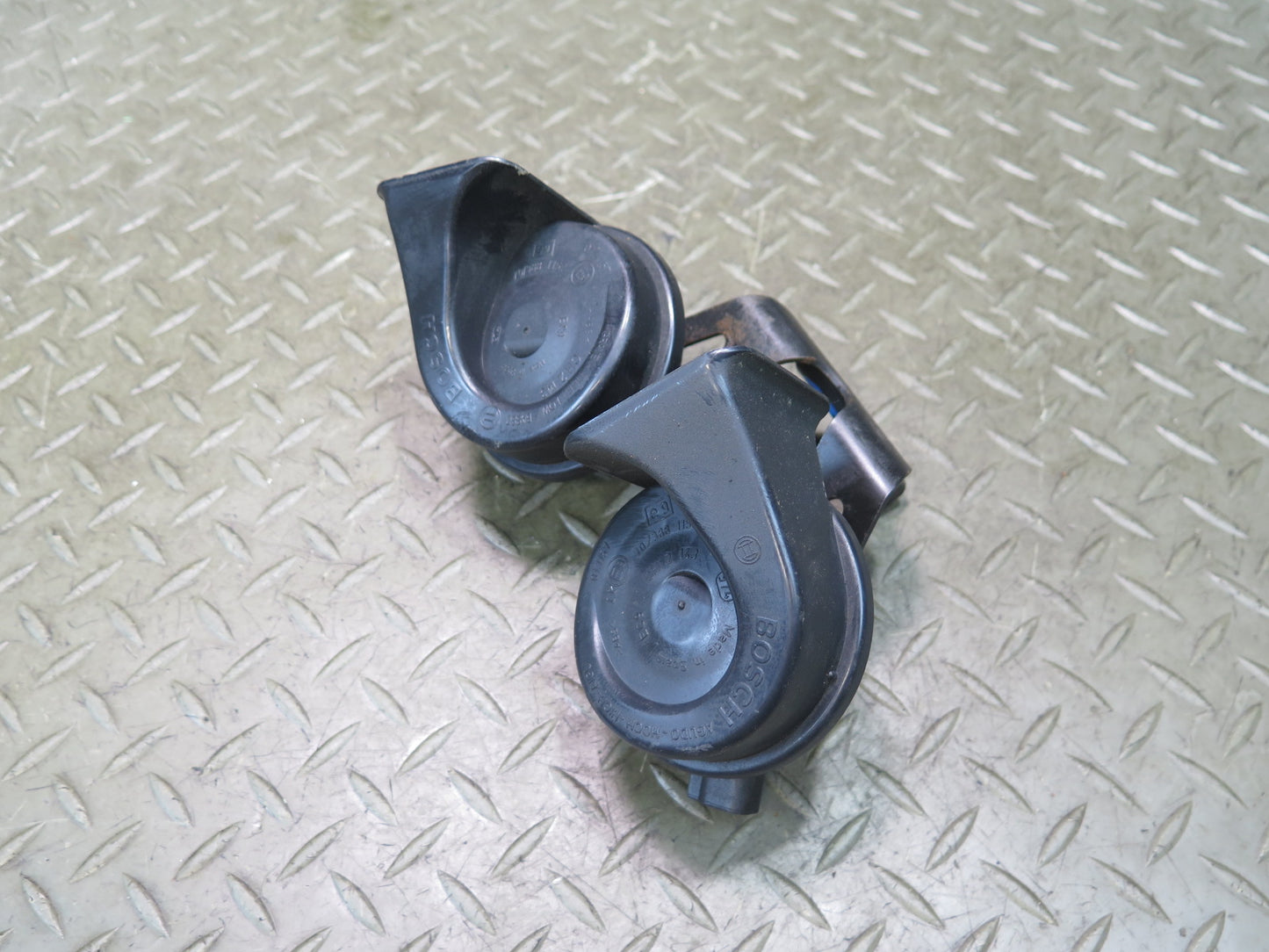 02-08 Dodge RAM 1500 DR High & Low Tone Note Pitch Horn Signal Set of 2