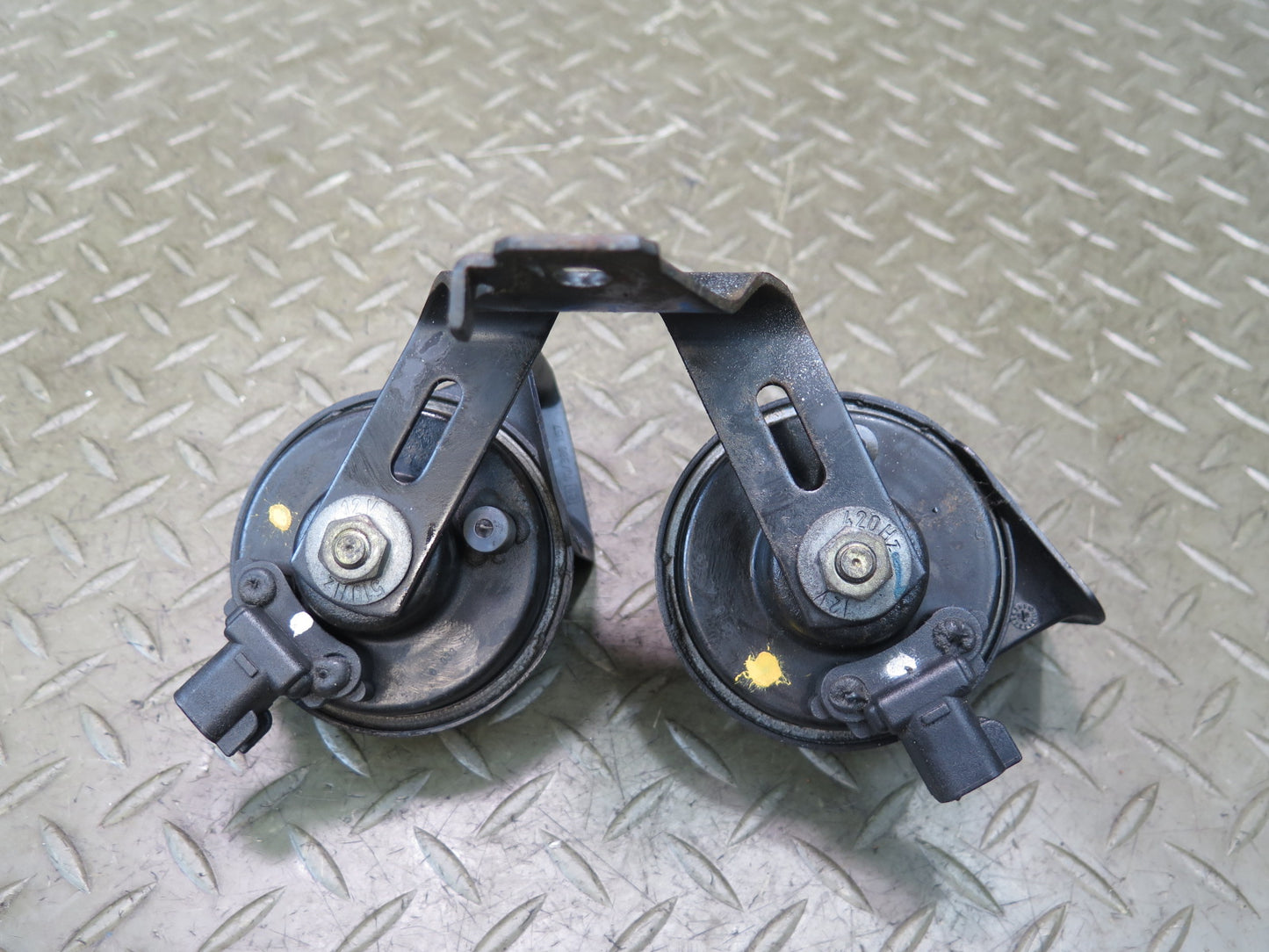 02-08 Dodge RAM 1500 DR High & Low Tone Note Pitch Horn Signal Set of 2