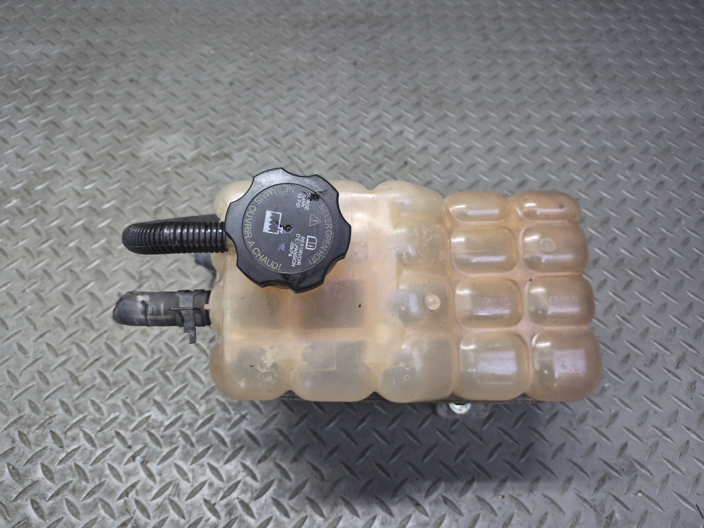 2003-2007 Hummer H2 Engine Coolant Expansion Overflow Reservoir Tank