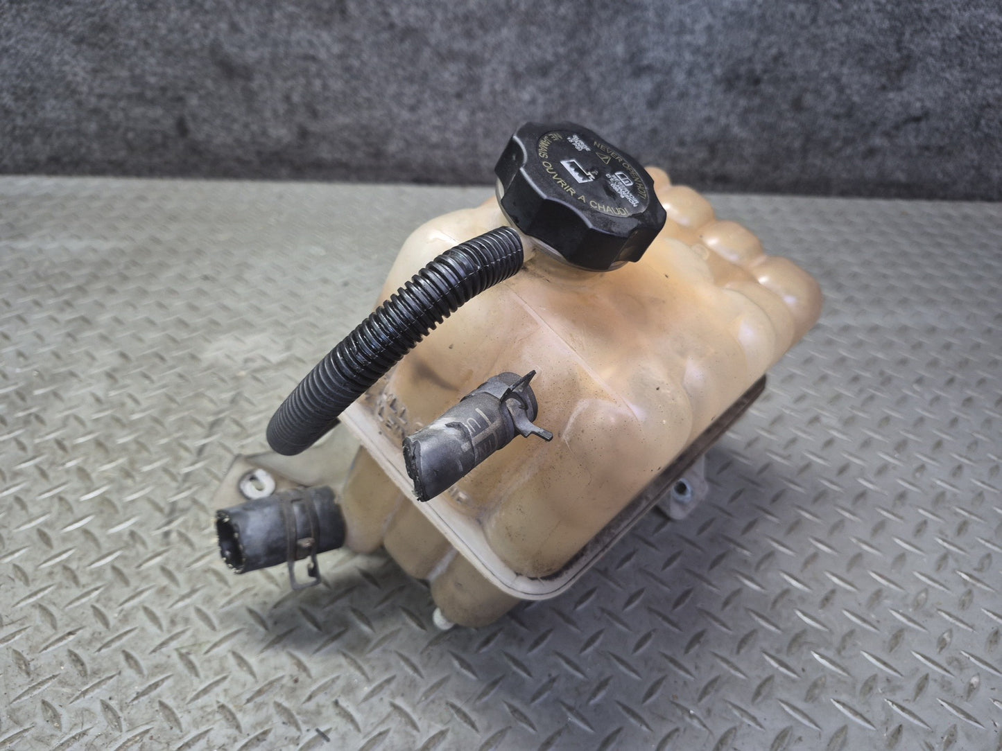 2003-2007 Hummer H2 Engine Coolant Expansion Overflow Reservoir Tank