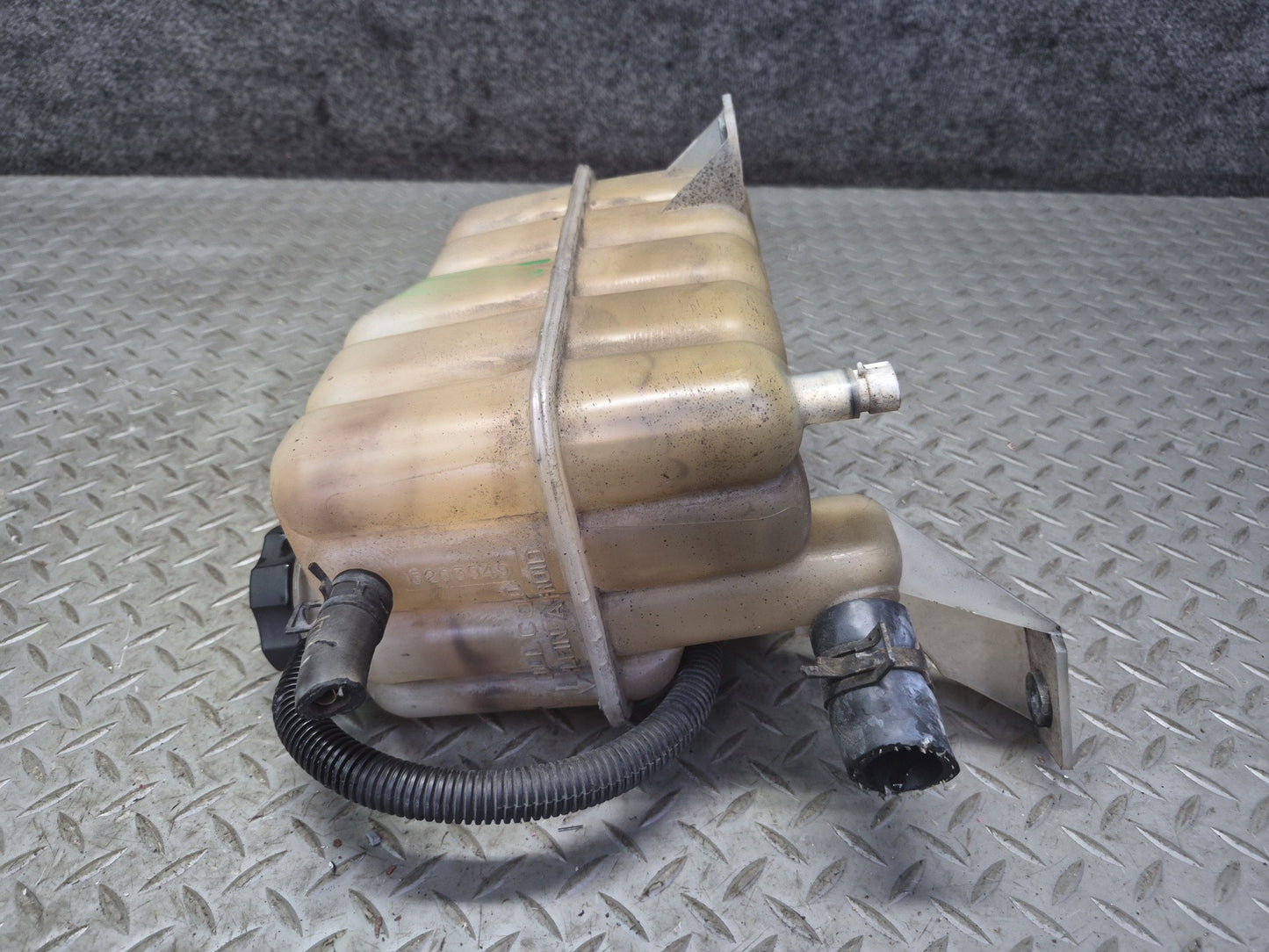 2003-2007 Hummer H2 Engine Coolant Expansion Overflow Reservoir Tank
